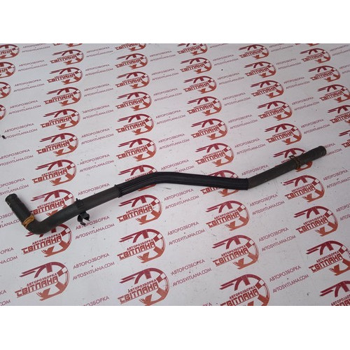Патрубок системи охолодження Renault Trafic 2006-2014 2.0 DCI 8200413827